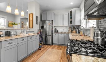 18 Ellice St, Bayonne, NJ 07035