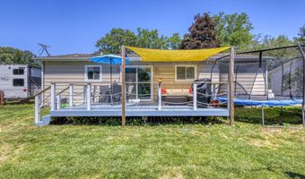 1113 Summer St, Algonac, MI 48001