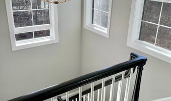 61 Brentwood Cir 66, Danbury, CT 06810