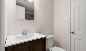 7009 LOCH LOMOND Dr, Bethesda, MD 20817