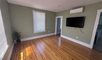 35 Elm St B, Newport, RI 02840