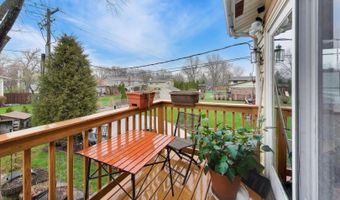2819 N Kennicott Ave, Arlington Heights, IL 60004