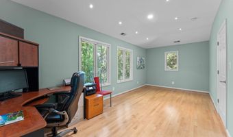 6829 LITTLE RIVER Tpke, Annandale, VA 22003