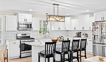 8 Big River Rd, Coventry, RI 02816