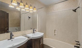 2186 Atkinson Rd, Biloxi, MS 39531