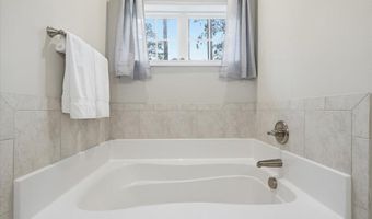 598 E L Ives Dr, Aberdeen, NC 28315