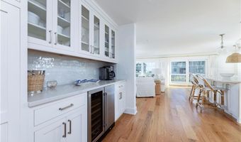 808 W Beach Rd, Charlestown, RI 02813