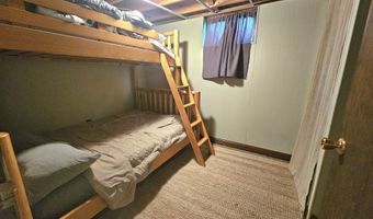 1403 S Lloyd St, Aberdeen, SD 57401
