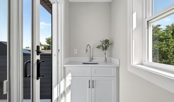 29 W 9TH St, Bayonne, NJ 07002