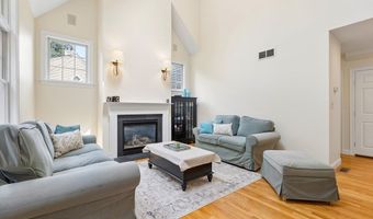 136 Davis Rd, Acton, MA 01720