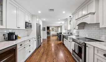 14 Cedrus Ct, Branford, CT 06405
