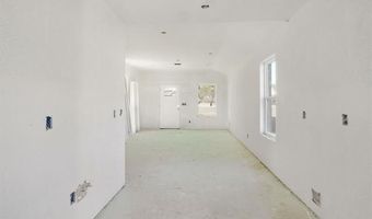702 W 6th St, Atoka, OK 74525