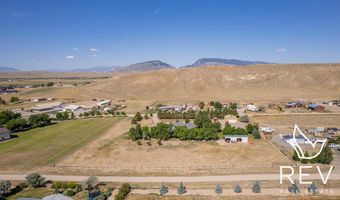 14 Beacon Dr, Cody, WY 82414