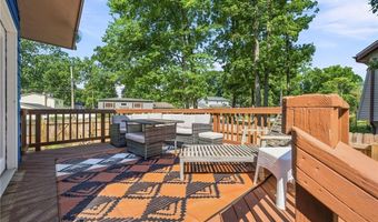 825 Valley Dr, Amherst, OH 44001