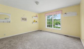 14 Karolina Ln, Bedford, NH 03110