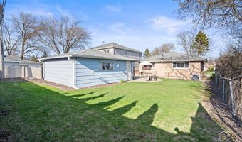 1228 S HADDOW Ave, Arlington Heights, IL 60005