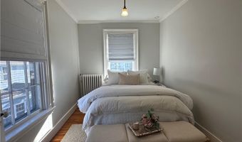 5 Record St 2B, Newport, RI 02840