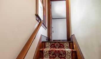 18 Hudson St, Bangor, ME 04401
