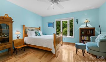 4 Governors Way, Asheville, NC 28804