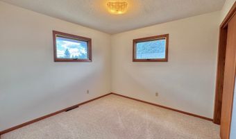 101 7th Ave NW, Bowman, ND 58623