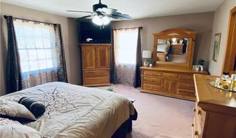 869 MOSS CANYON Dr, Amherst, OH 44001