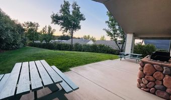 948 Counrty Ln, Angels Camp, CA 95222