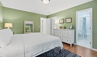 2 Brittania Dr 2, Danbury, CT 06811