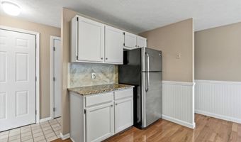 27 Country Hill Rd, Nashua, NH 03063