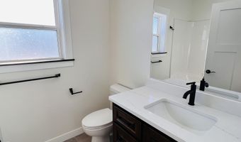 921 Willet St, Aberdeen, SD 57401