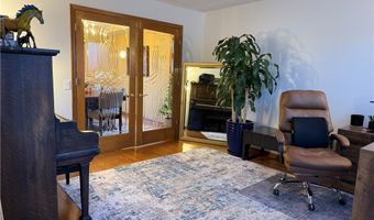 251 Kingston Dr, Aurora, OH 44202