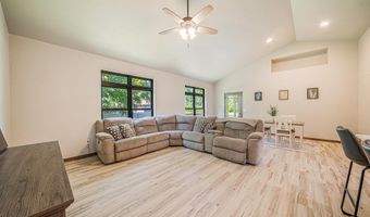 2005 E RIDGE HAVEN Ln, Appleton, WI 54913