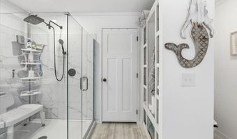38 Oak Ridge Ln, Bennington, VT 05201