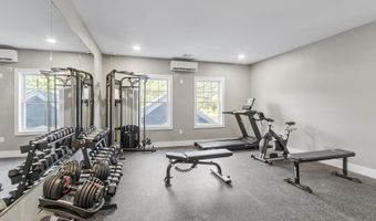 10100 S Willow St 212, Manchester, NH 03103