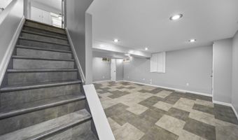 2392 Minerva Park Pl, Columbus, OH 43229