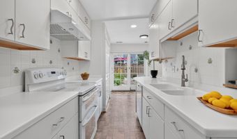 334 COMMERCE St, Alexandria, VA 22314