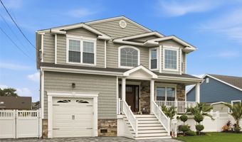30 Berger Ave, Amityville, NY 11701
