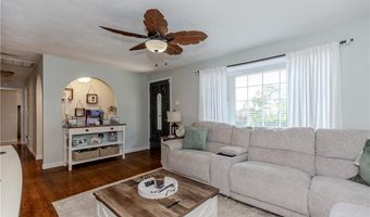 30 Warren Ave, Johnston, RI 02919