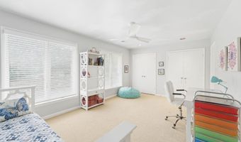 8004 SPLIT OAK Dr, Bethesda, MD 20817