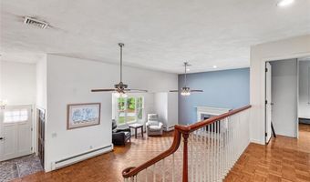 80 Woodbridge Dr, East Greenwich, RI 02818