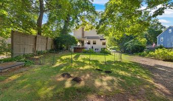 24 Liberty St, Clinton, CT 06413