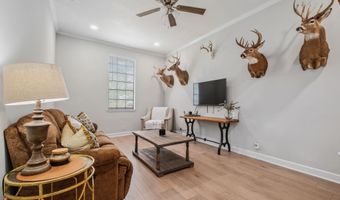 100 HUMMINGBIRD Cir, Alabaster, AL 35007