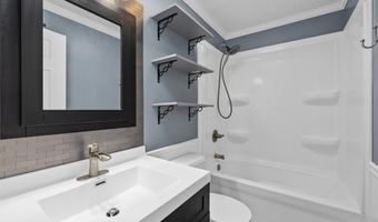 110 Navarre Ct, Auburn, IN 46706