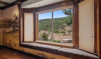 1561 Lookout Dr, Agoura Hills, CA 91301