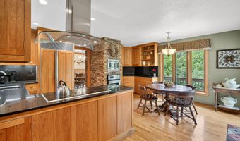 1323 Scott Cir, Ames, IA 50014
