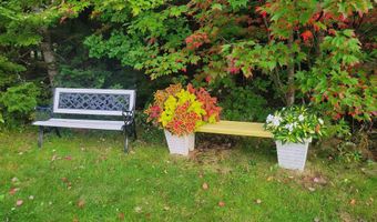 20 Moosehorn Rd, Abbot, ME 04406