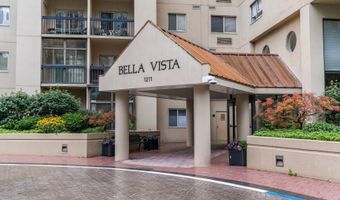1211 S EADS St 810, Arlington, VA 22202
