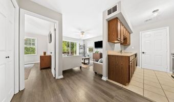 10 Stonyridge Dr, Bayonne, NJ 07035