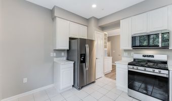 20901 CEDARPOST Sq 101, Ashburn, VA 20147