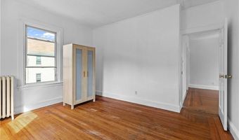 7 Caswell Ave, Newport, RI 02840