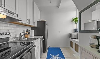 434 Bellevue Ave 3A, Newport, RI 02840